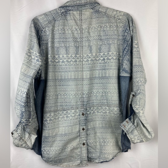 Miss Me Long Sleeve Denim Button Up. Women's Size Large. Blue. Light wash. Aztec - Picture 6 of 10